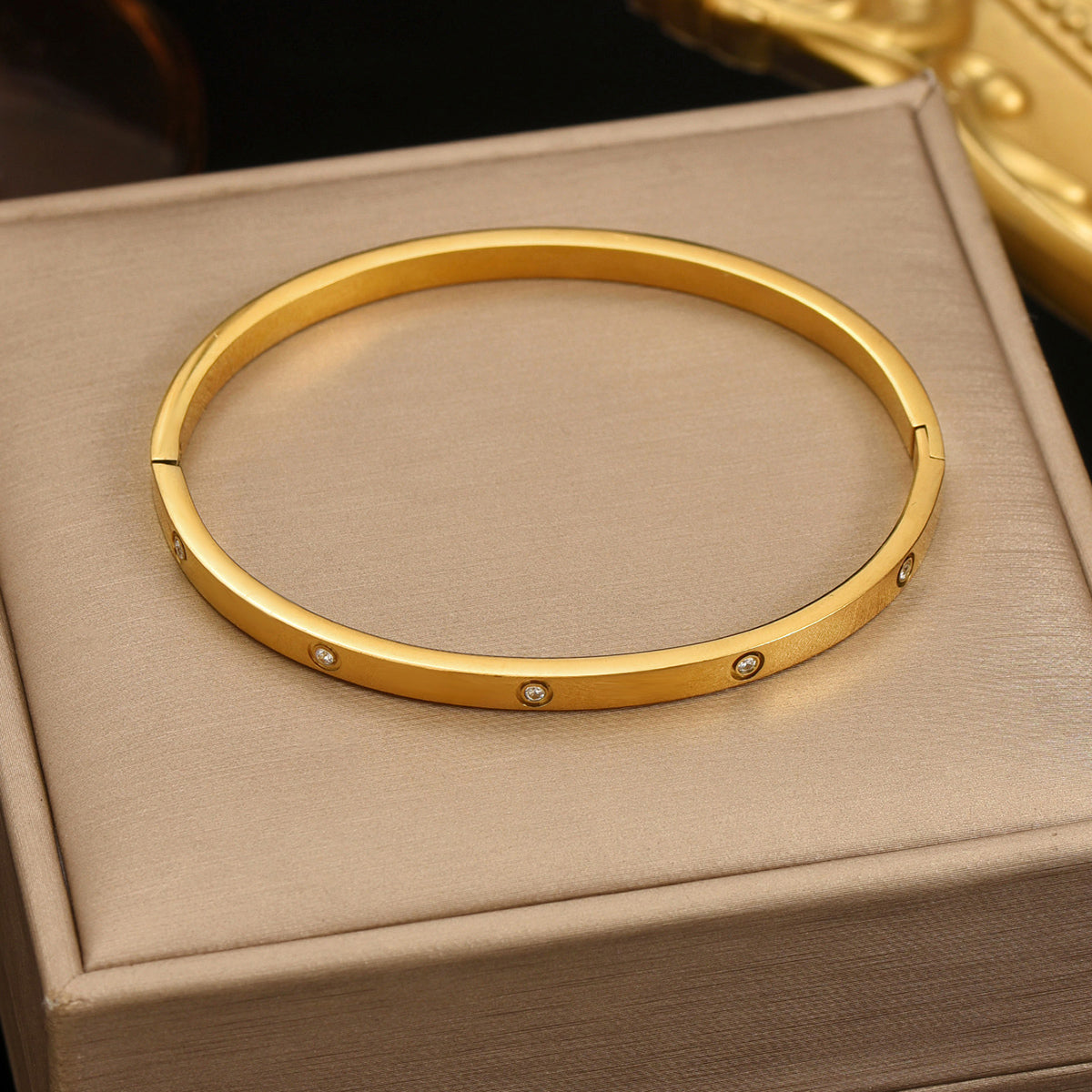 ELNA Minimalist Bracelet